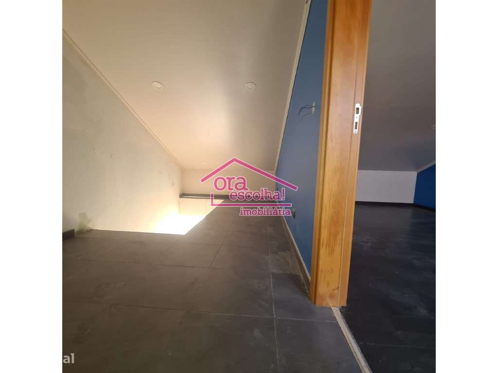 Apartamento T3, transformado em T4 Duplex com 90 m2 na Murtinheira,...-10
