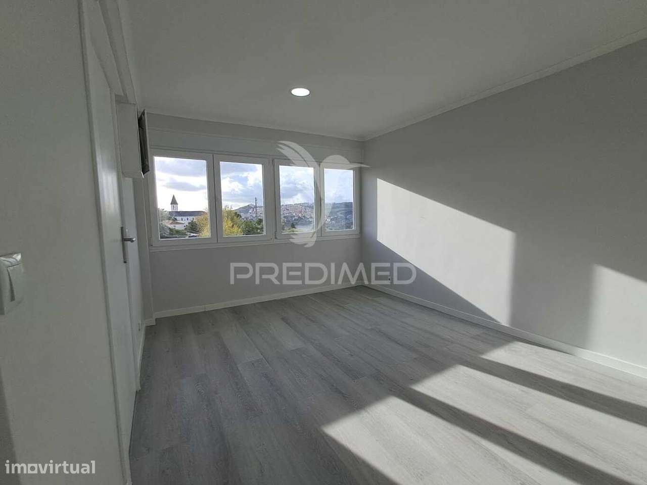 Apartamento T2 renovado na Pontinha. - Grande imagem: 5/20