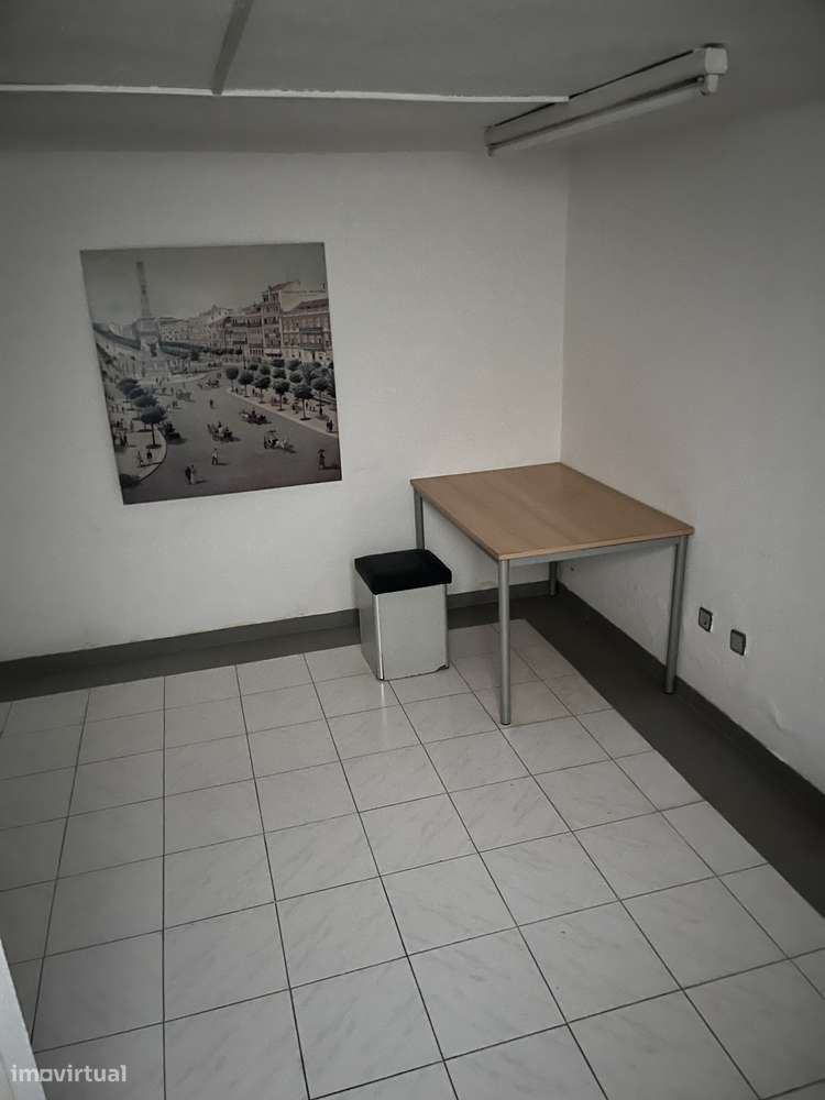 Loja com armazem em plena av. Joao XXI - Grande imagem: 5/6