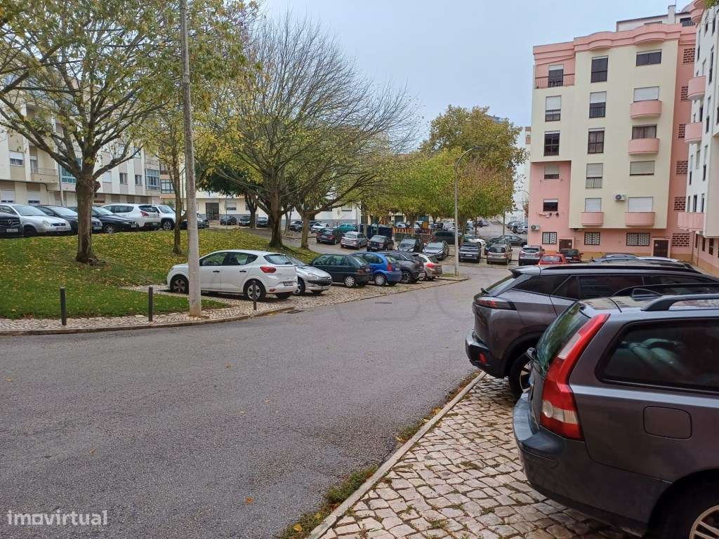 Garagem nos Pinheirinhos - Setúbal-11