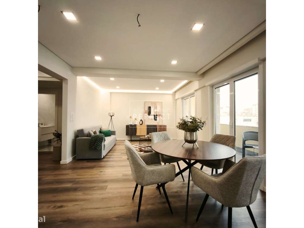 Apartamento T3 na Rua Engenheiro Nobre Guedes em Benfica-5