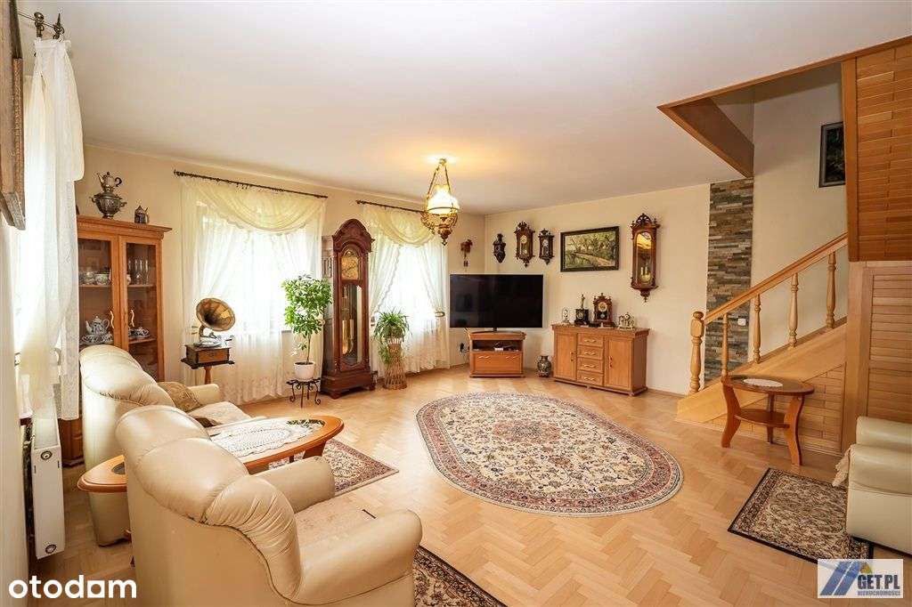 Przestronny dom z pięknym ogrodem w Janowicach.