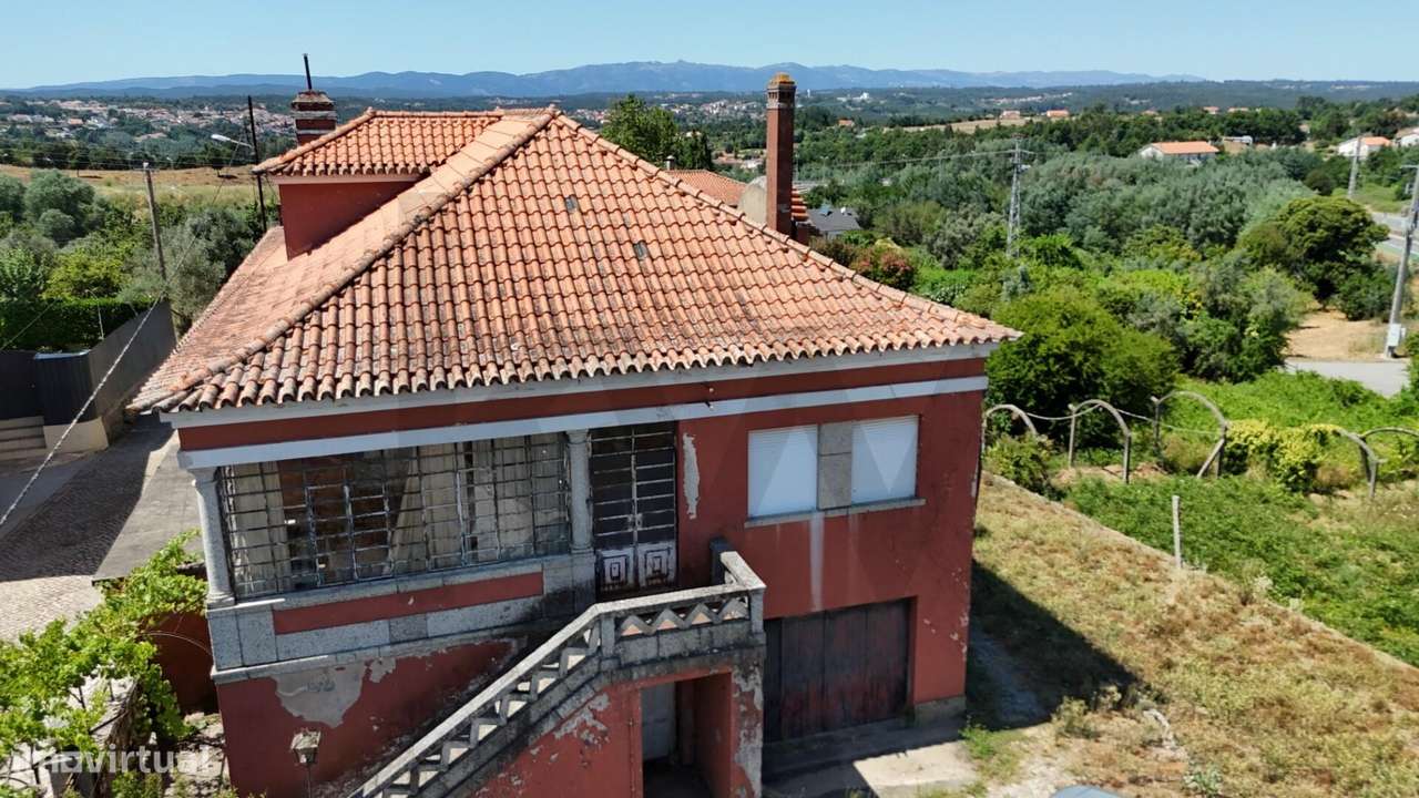 Moradia  com Terreno Urbano e Rústico  | 3.147 m2 |  Vimieiro, Santa C-58