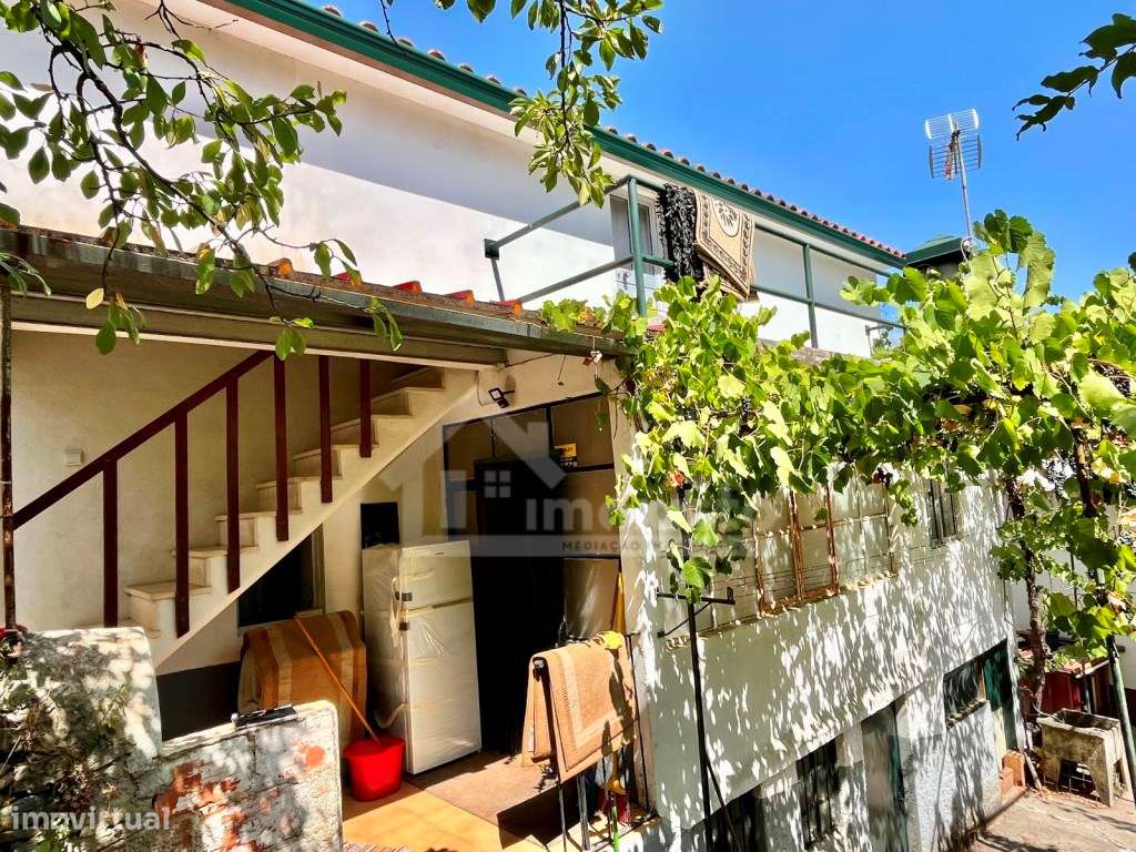 Moradia T4 pronta a habitar em Castanheira de Pera-30