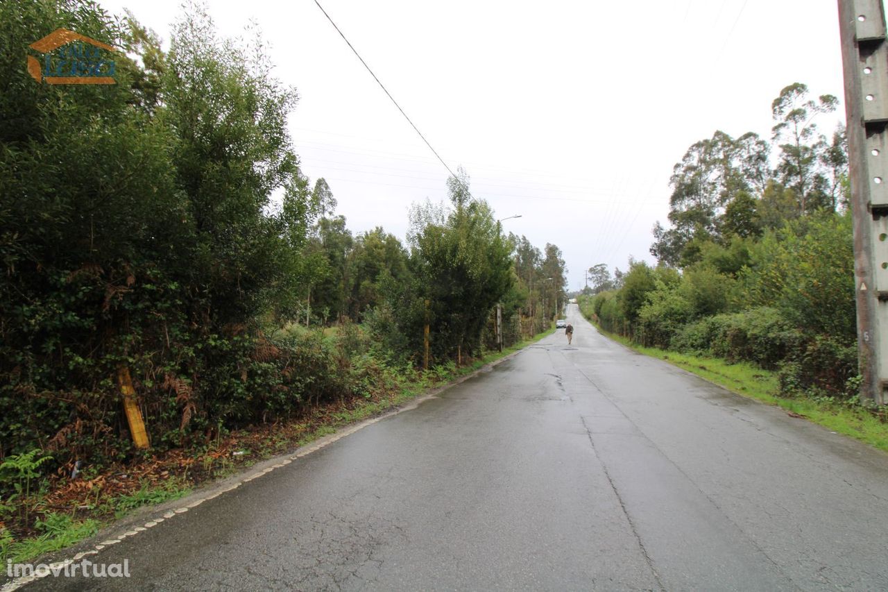 Terreno em Rio Meão Zona Industrial com 2.520 m2