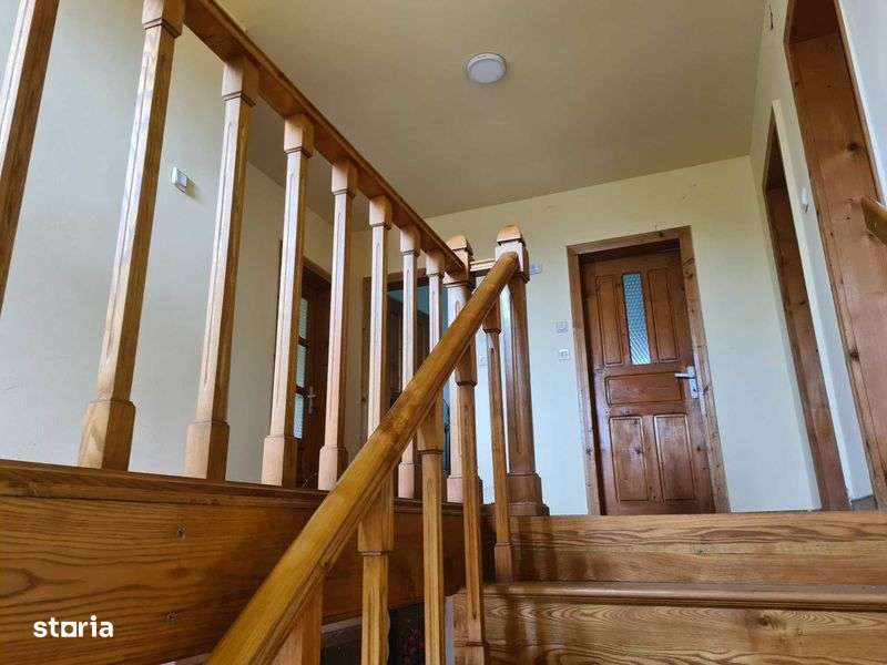 Casa si teren de vanzare - Imagine principală: 5/8