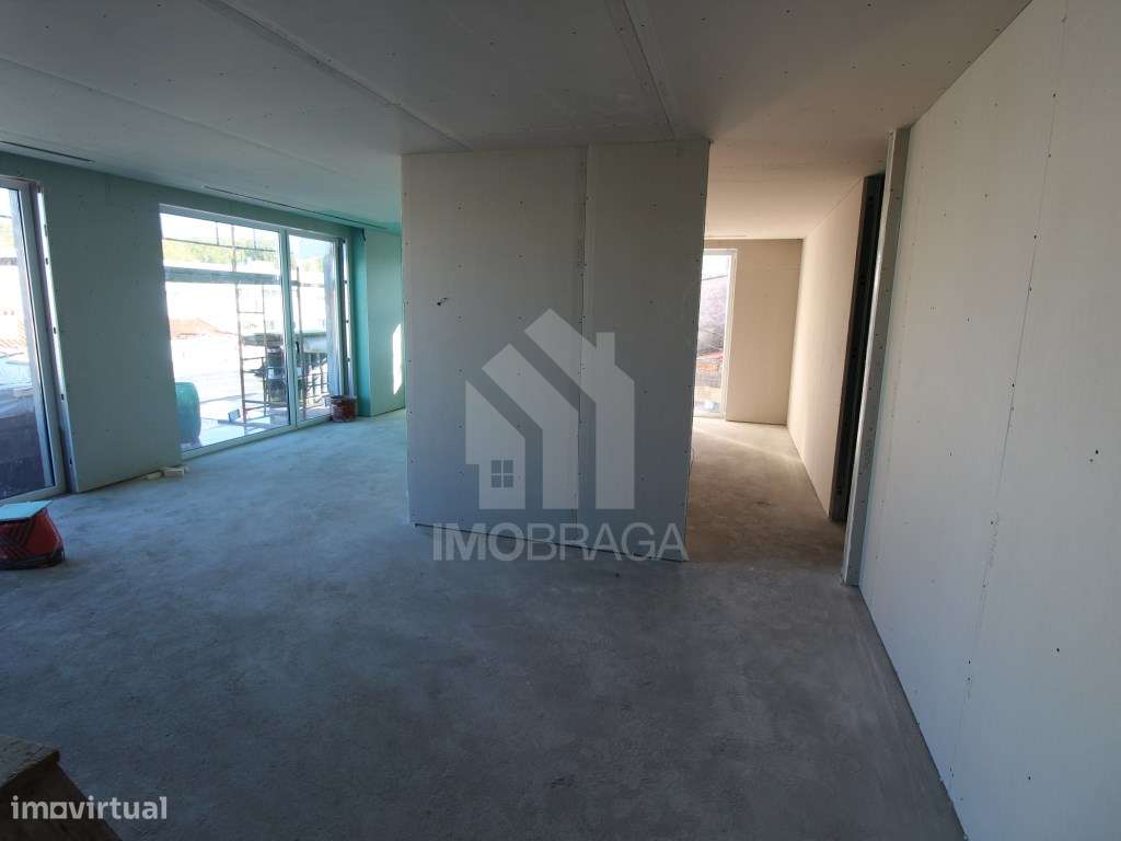 Venda Apartamento T2Cobertura com Terraço Novo, em Real, Braga-8
