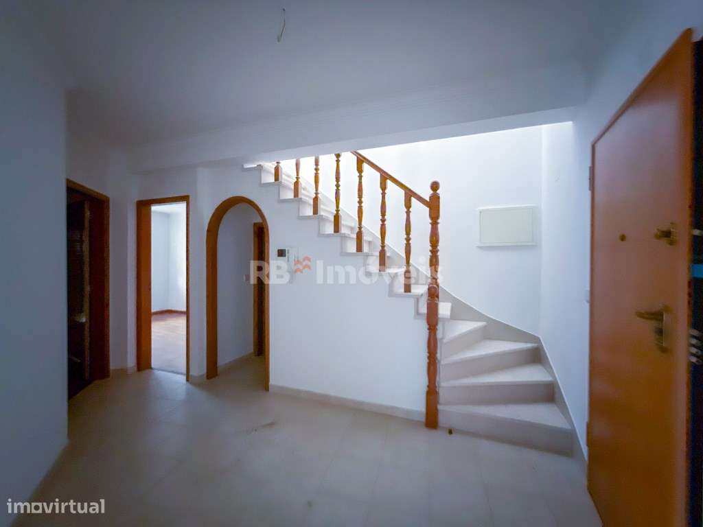 Apartamento T3+2 Duplex com terraço e garagem, no Entroncamento - Grande imagem: 4/14