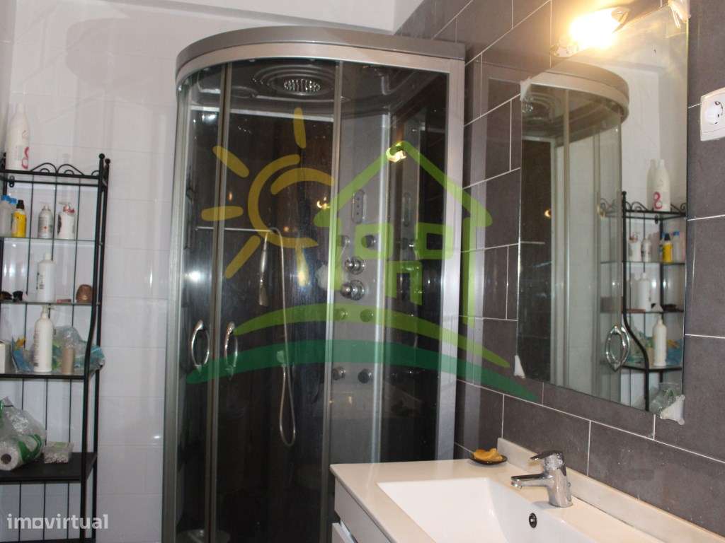 Apartamento T3+2 em Olival Basto - Oportunidade Única com Sótão-11