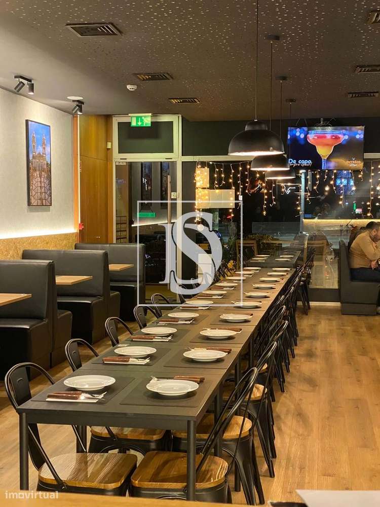 Trespasse restaurante/hamburgueria em Braga — Oportunidade Única de In-18