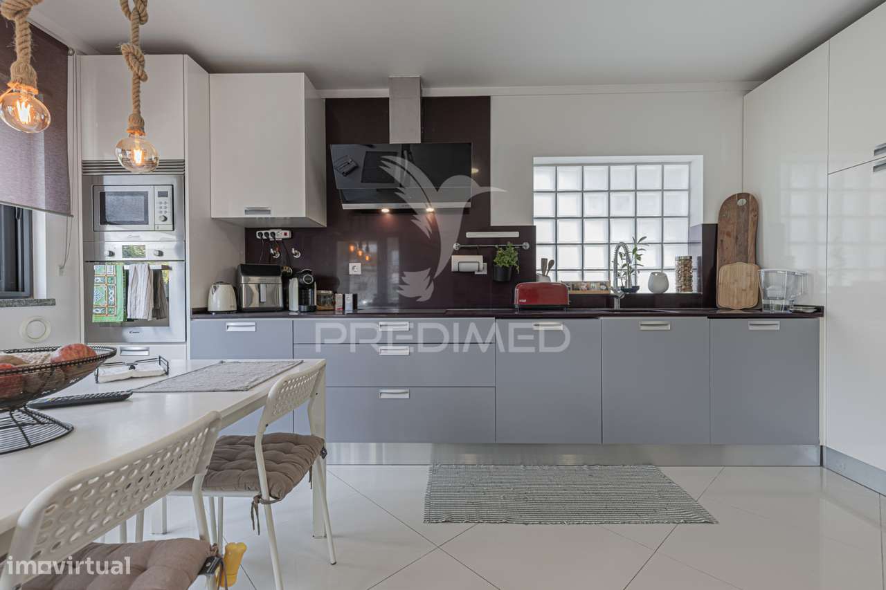 Moradia isolada, 2 pisos - Sto. Antônio da Charneca Barreiro - Grande imagem: 4/17