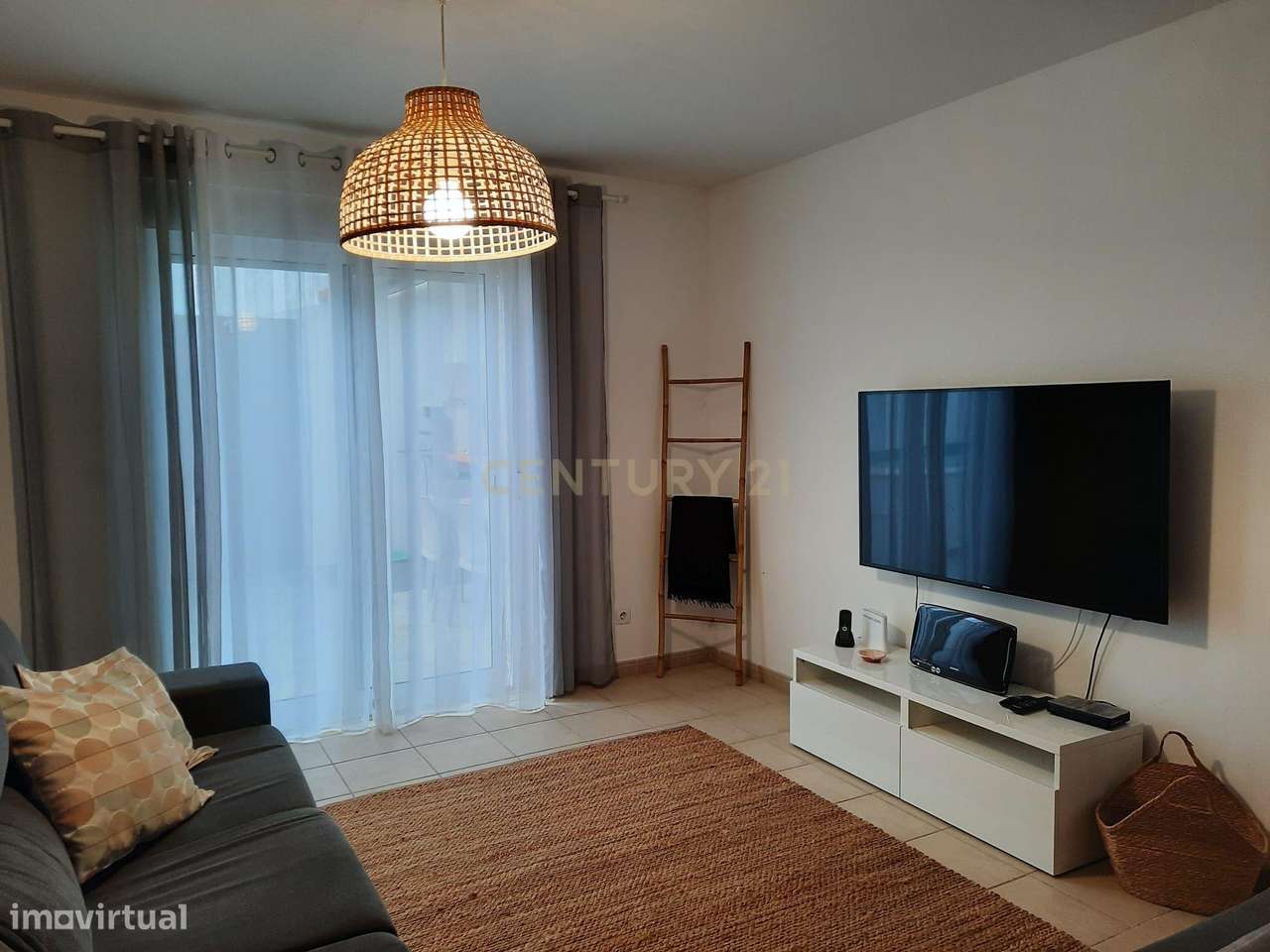 Magnifica T3 com Piscina no Corval-54