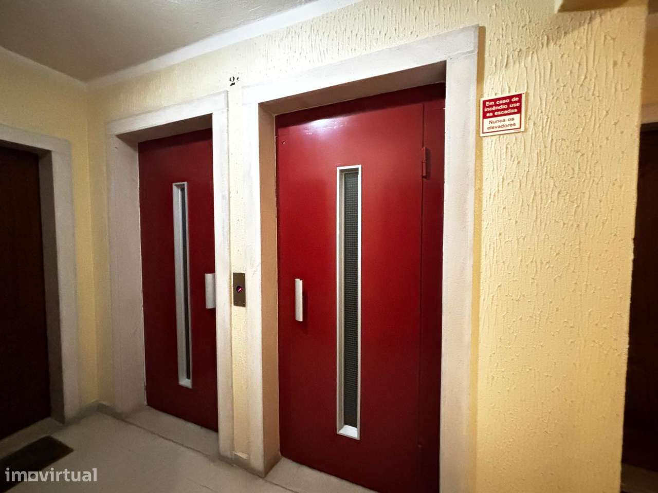 Apartamento T2 com garagem na Urbanização Moinho da Cavaleira-22
