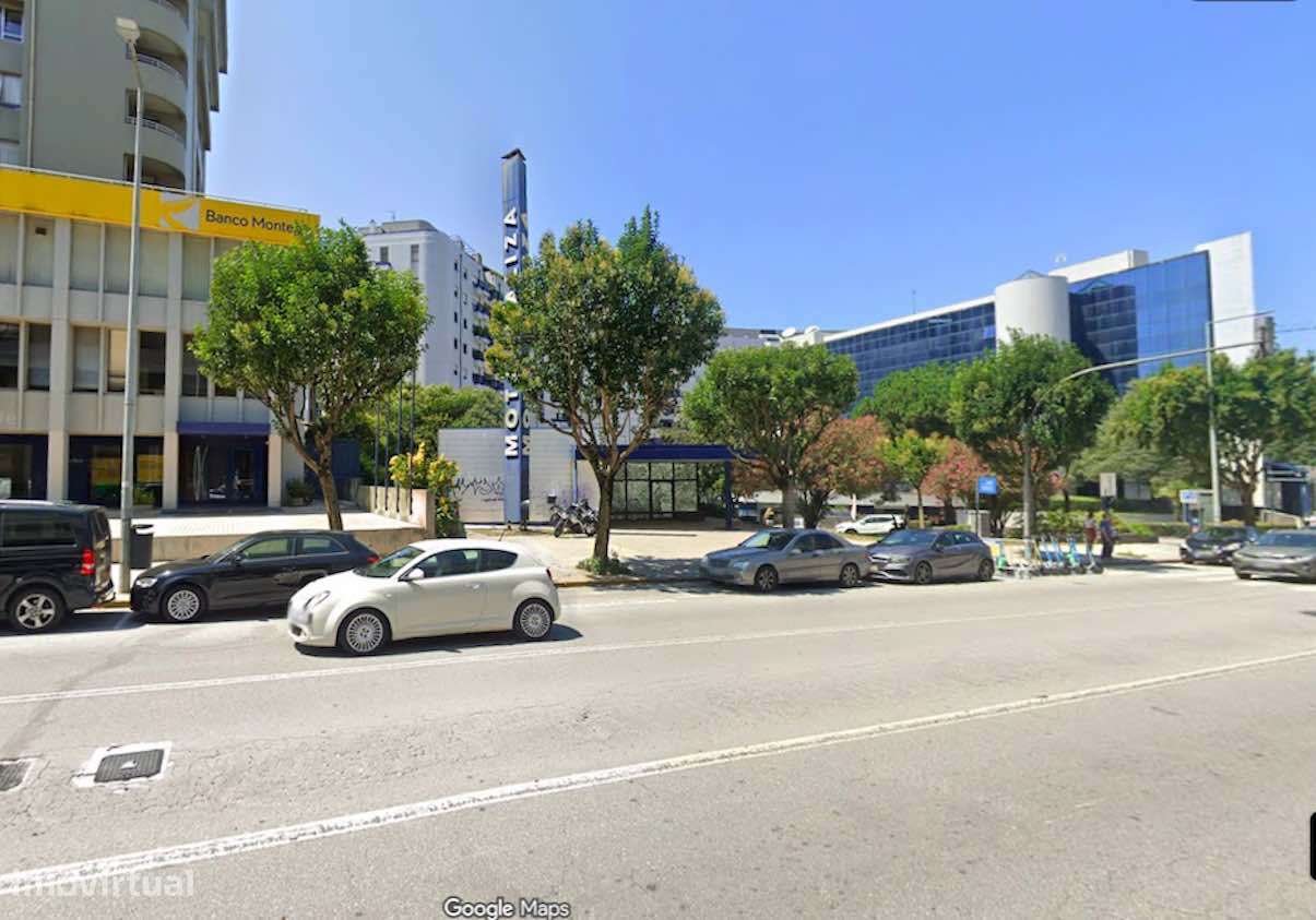 Lugar Garagem na Praça da Galiza - Grande imagem: 4/5