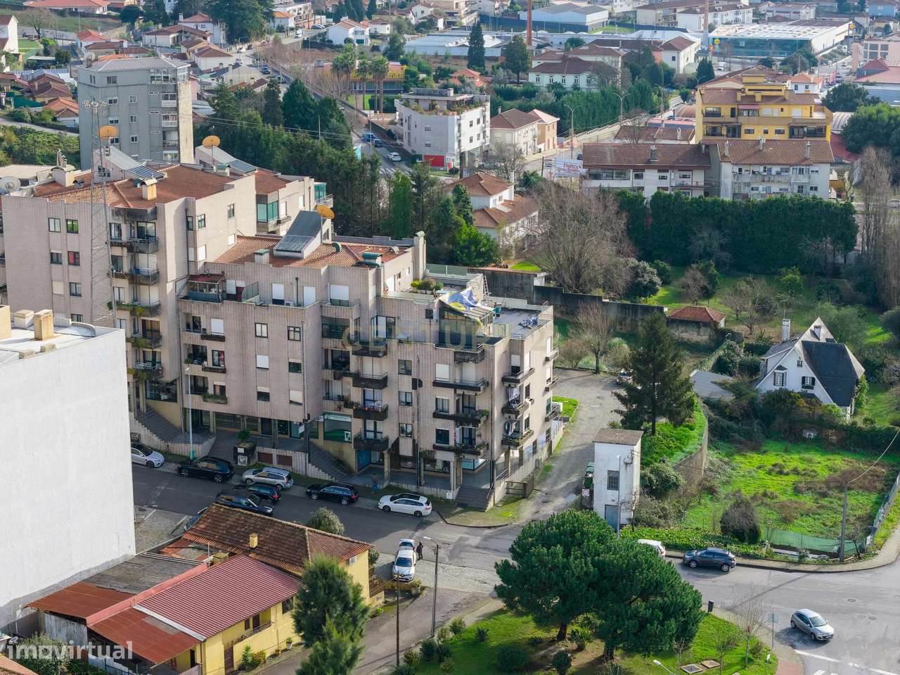 Apartamento T3 Completamente Renovado - Arrifana - Grande imagem: 4/32