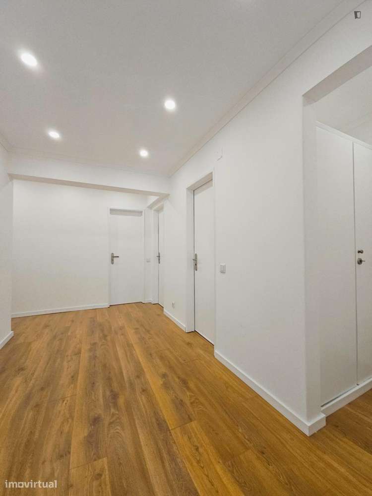 Quarto - localizado em Almada Lisbon - Grande imagem: 4/10