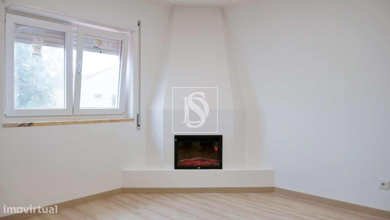 MORADIA T3+1 TOTALMENTE RENOVADA COM ESPAÇO COMERCIAL - Grande imagem: 3/51