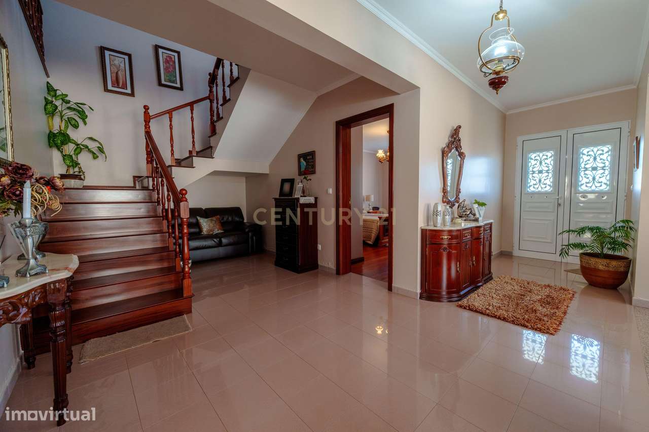 Moradia T4 com 2.971 m² de Terreno e Vista Panorâmica-7