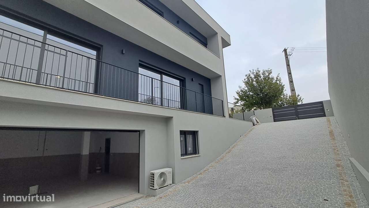 Moradia Nova - 3 Frentes - MAIA - Silva Escura - Grande imagem: 4/16