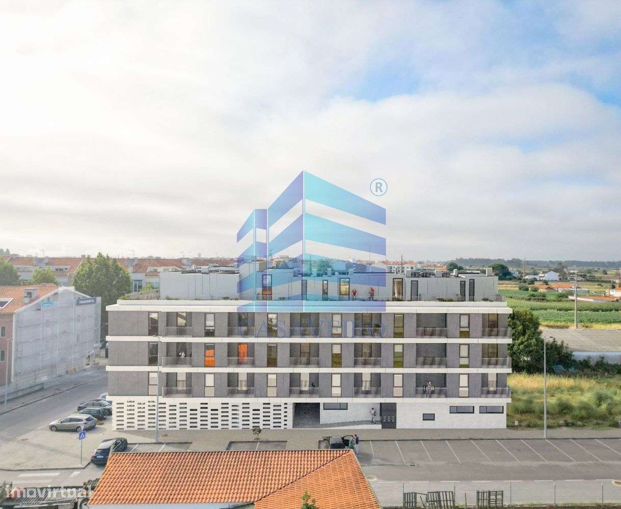 Apartamento T3 com 2 Lugares de Garagem São Bernardo-9