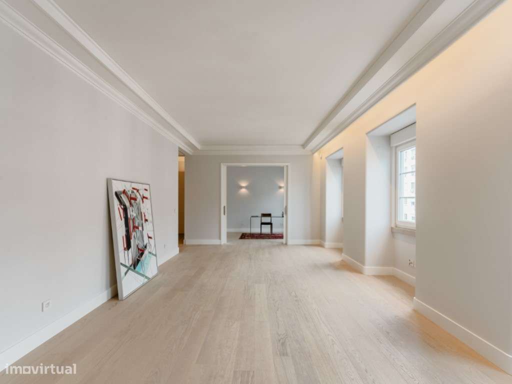 Luxuoso T4+2 junto ao Parque Eduardo VII - Grande imagem: 2/20