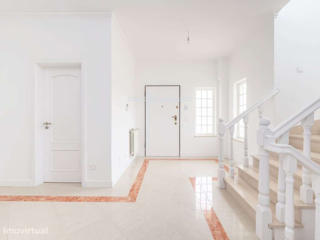 Moradia Geminada com piscina, semi remodelada - Marisol - Grande imagem: 4/45