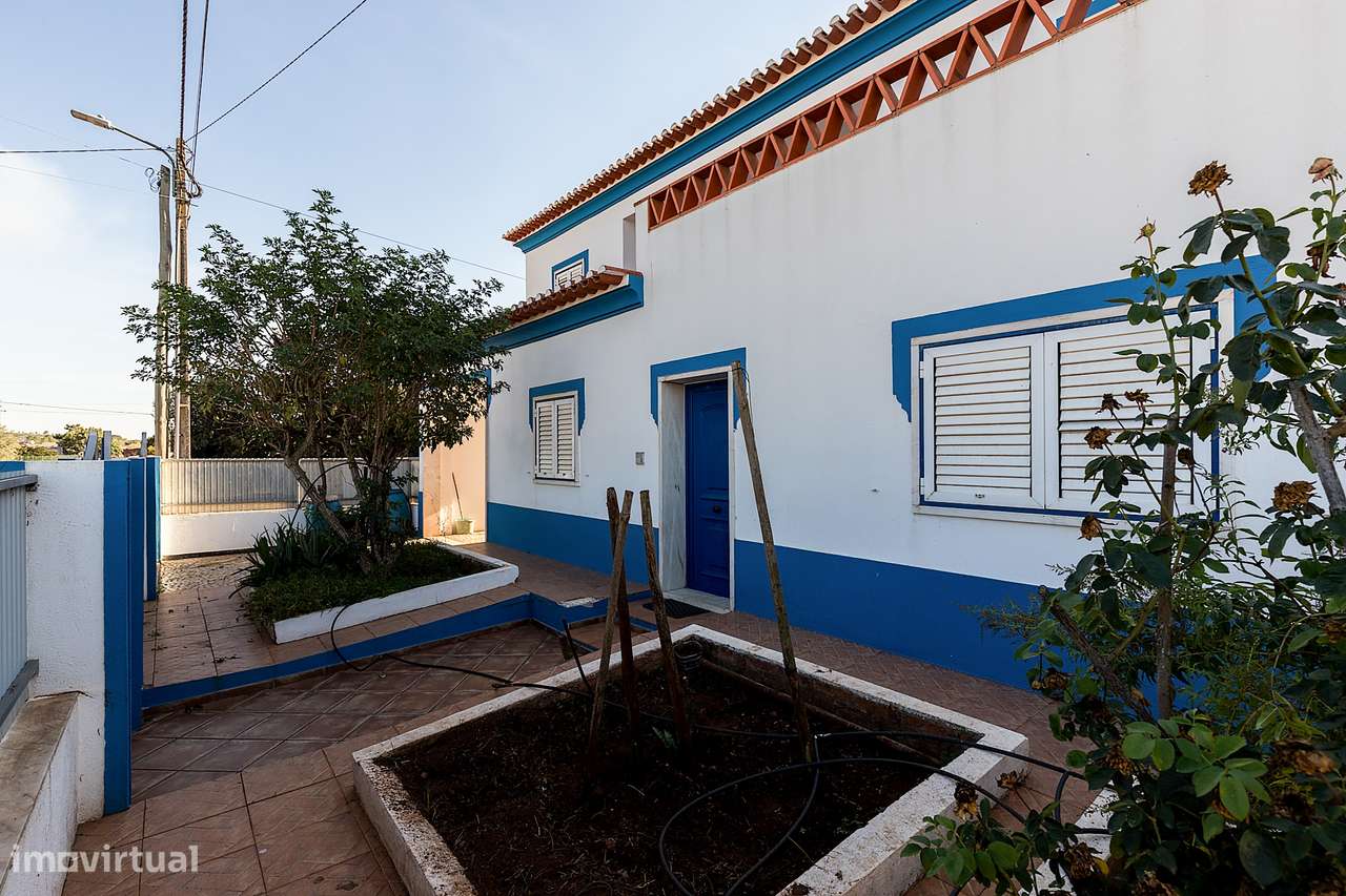 Moradia Isolada T4+2 com 245 m2 em Lote com 961 m2 na Aldeia de Nora,-31