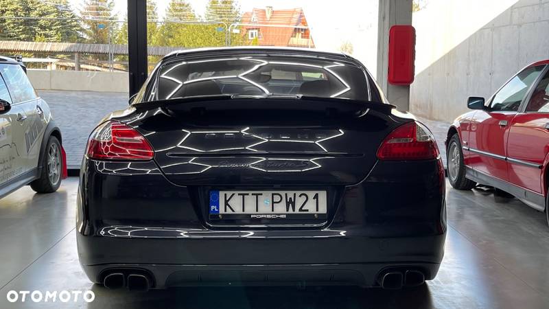 Porsche Panamera Turbo S - 10