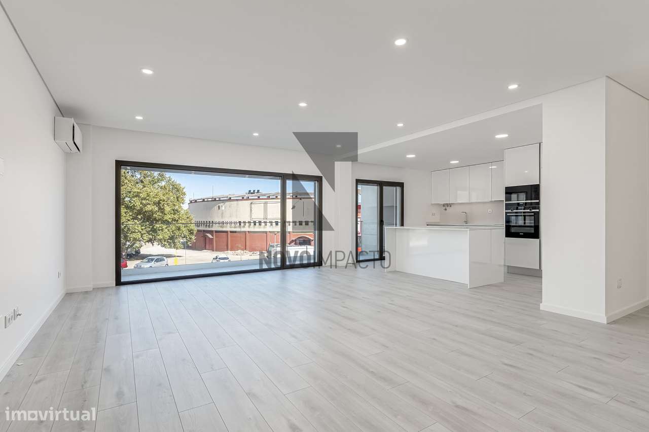 Montijo Apartamento T5 Duplex C Parqueamento