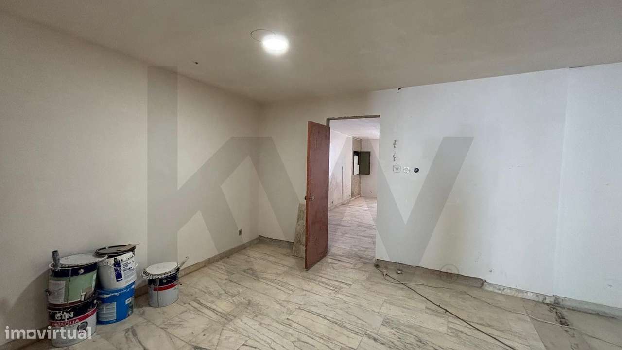 Loja Exclusiva em Bruto na Rua do Salitre – 731 m2 com Luz Natural e P - Grande imagem: 2/28