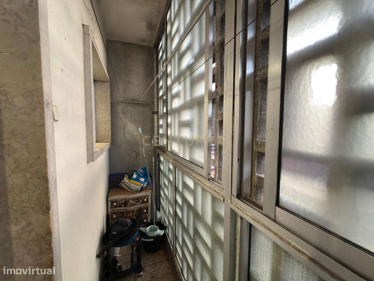 T2 no centro da Amadora, junto ao Babilónia e Metro-19