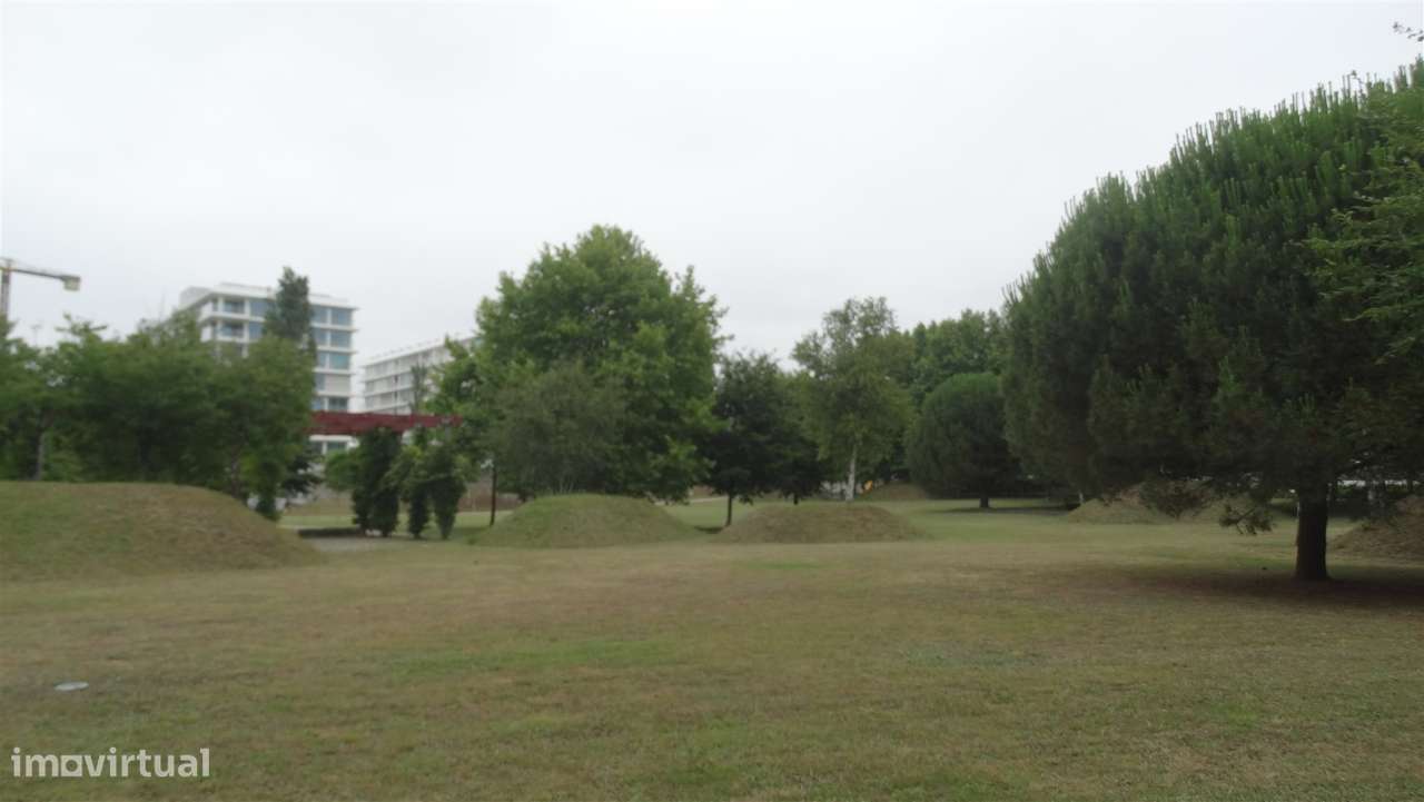 Apartamento T0 com terraço, Condomínio exclusivo junto Norteshopping-15