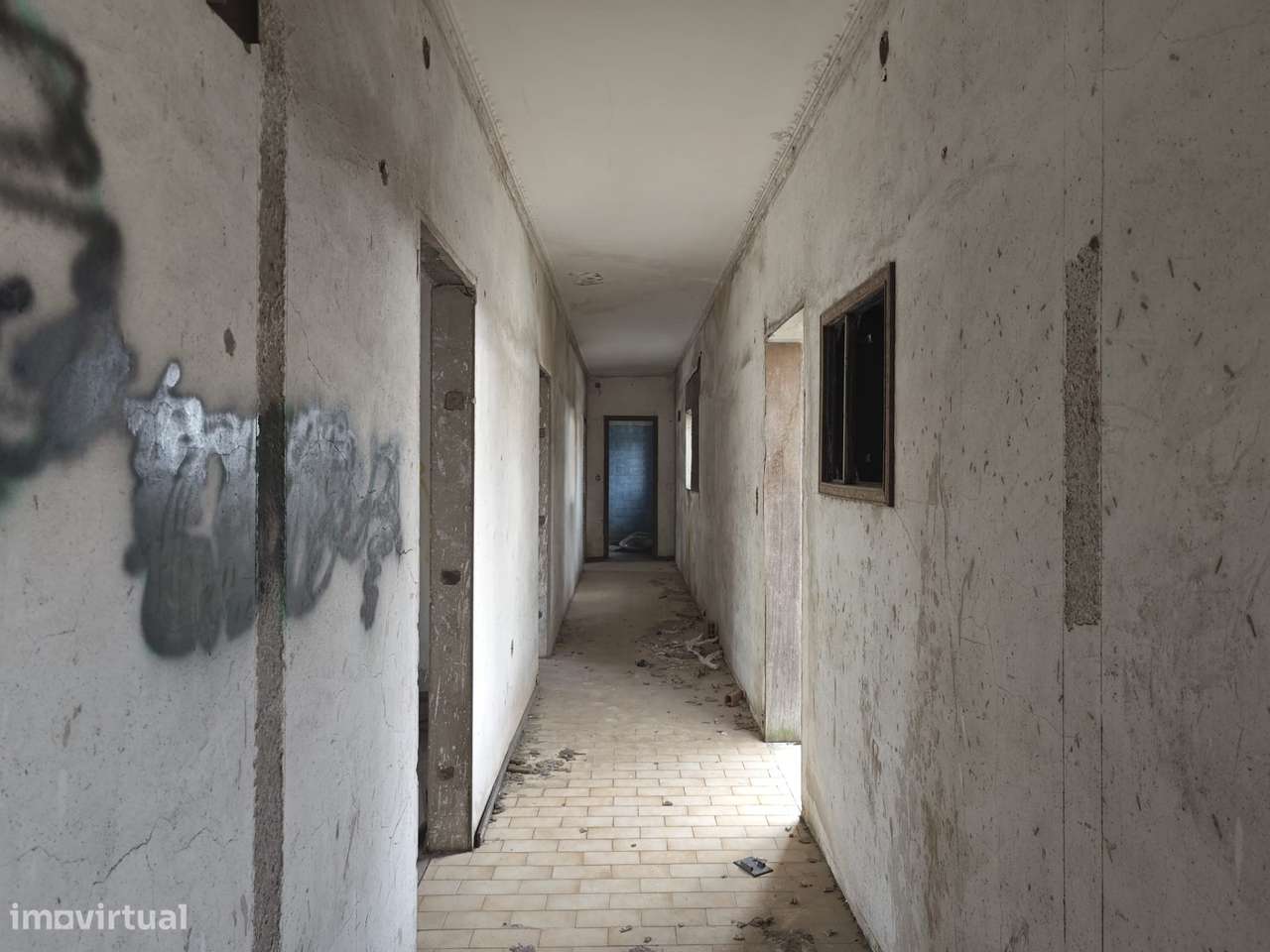 Edifício Inacabado com Enorme Potencial de Rentabilização-36