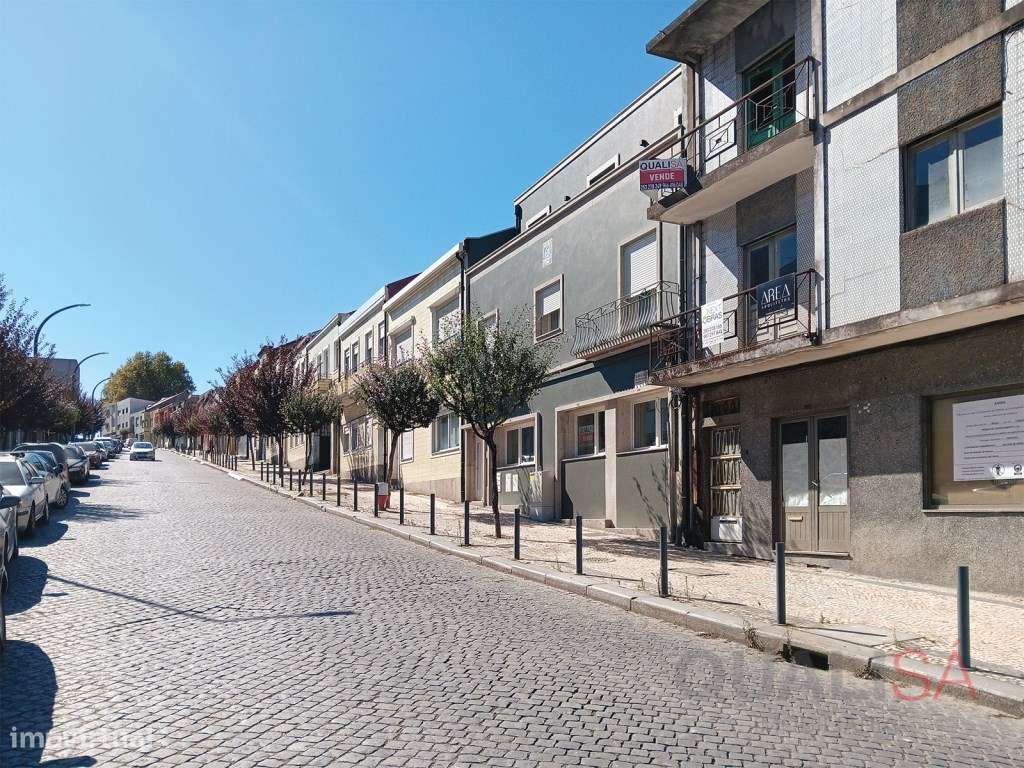 Apartamento T4 novo com logradouro e garagem em S. Vicente no centr...-39