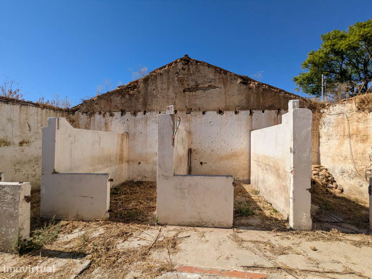 Duas moradias com área de construção de 382m2, Pedrógão Grande-11