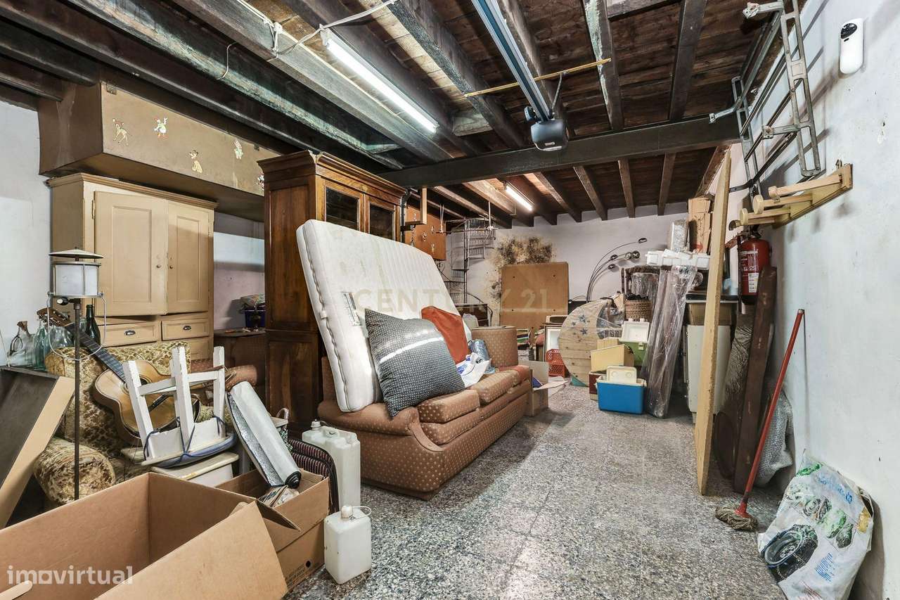 Prédio de Uso Misto no Centro Histórico de Odivelas – Habitação + Comé-23