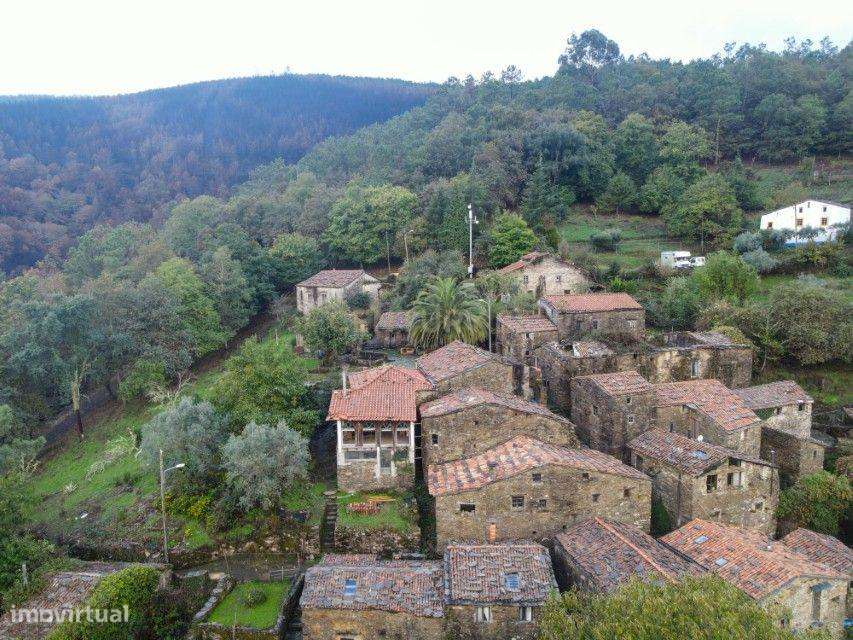 Moradia Rústica em Pedra– 2 Quartos | Piscina | 13.000 m² de Terreno e - Grande imagem: 4/52