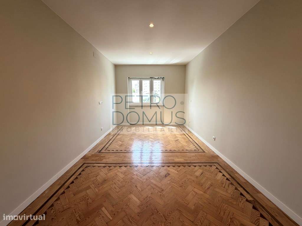 T2 TOTALMENTE REMODELADO EM CONDOMÍNIO COM PISCINA - PENHA DE FRANÇA-3