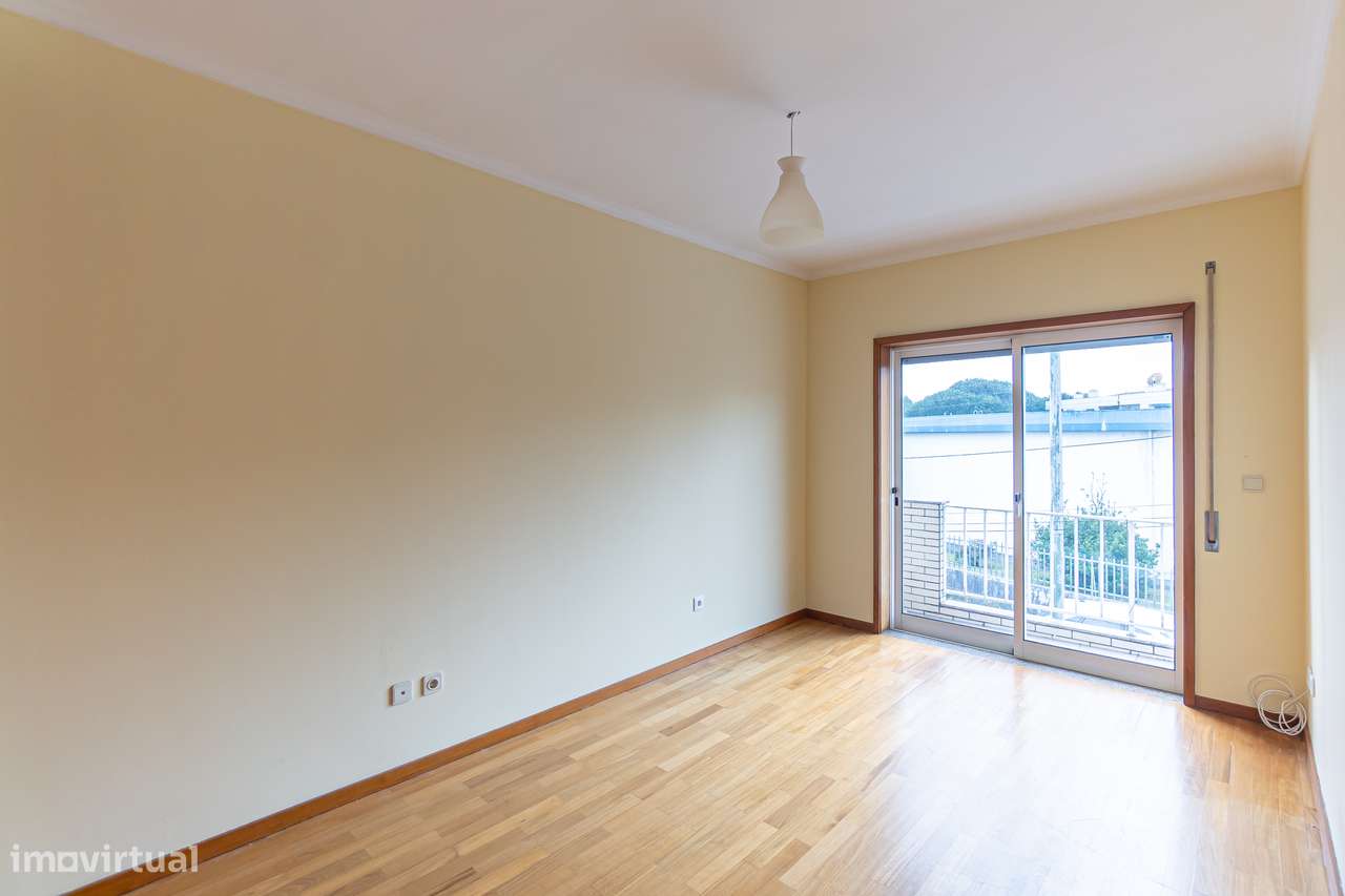 Apartamento T2 com box em Canidelo-9