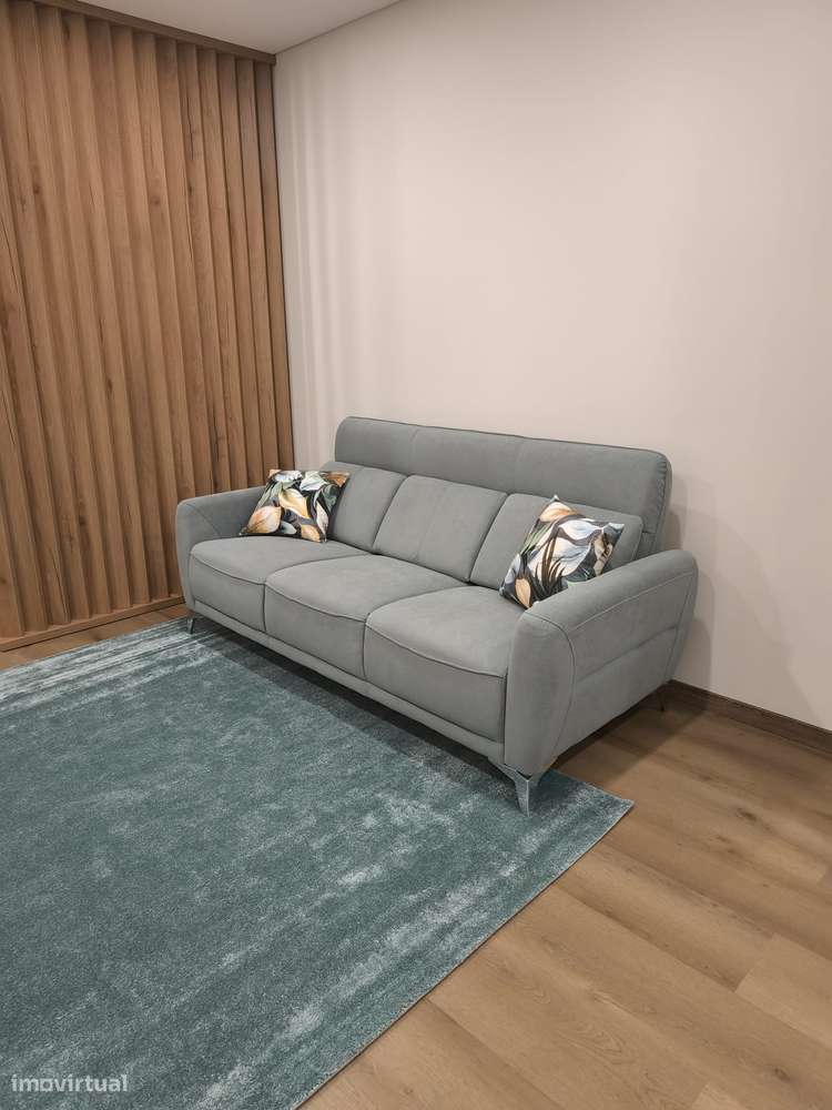 T2 Remodelado | Garagem | Arrumos | 100m da Estação de Paredes - Grande imagem: 2/12