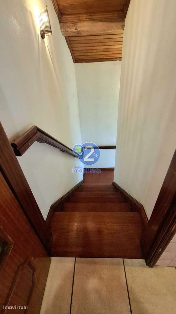 Apartamento T5 Duplex com Logradouro - Pousos-43