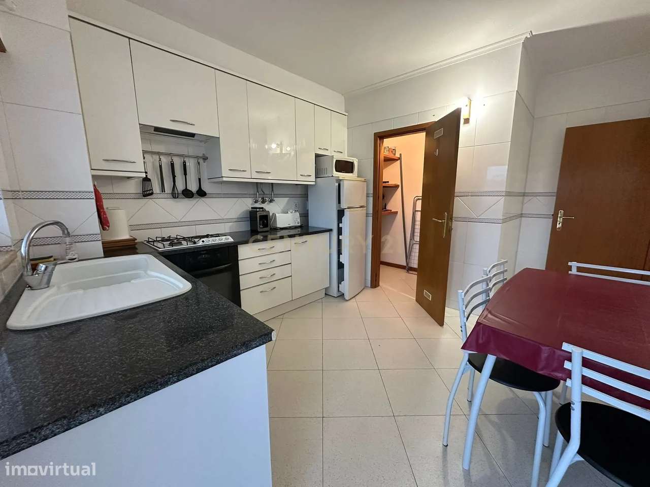 Magnífico apartamento T2 com Piscina e vista mar no coração de Albufei-17
