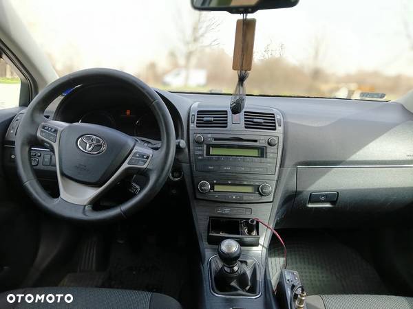 Toyota Avensis 2.0 D-4D 2010 - 6