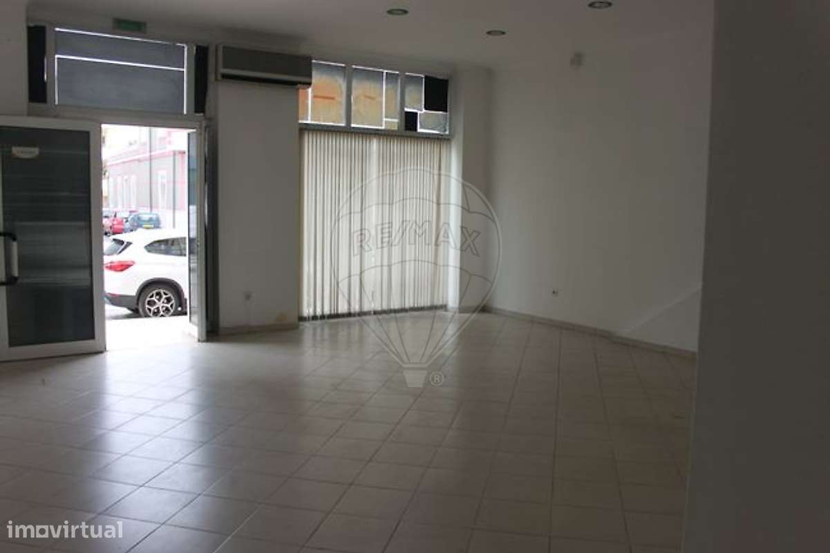 Loja  para arrendamento - Grande imagem: 2/4