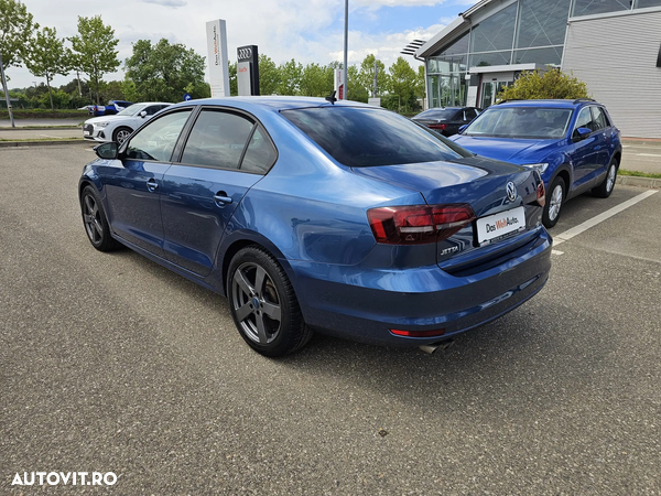 Volkswagen Jetta 2.0 TDI Comfortline - 7