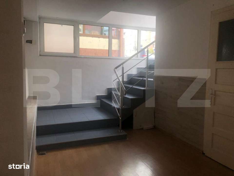 Spatiu comercial 44mp la demisol pe Bulevardul Revolutiei - Imagine principală: 5/10
