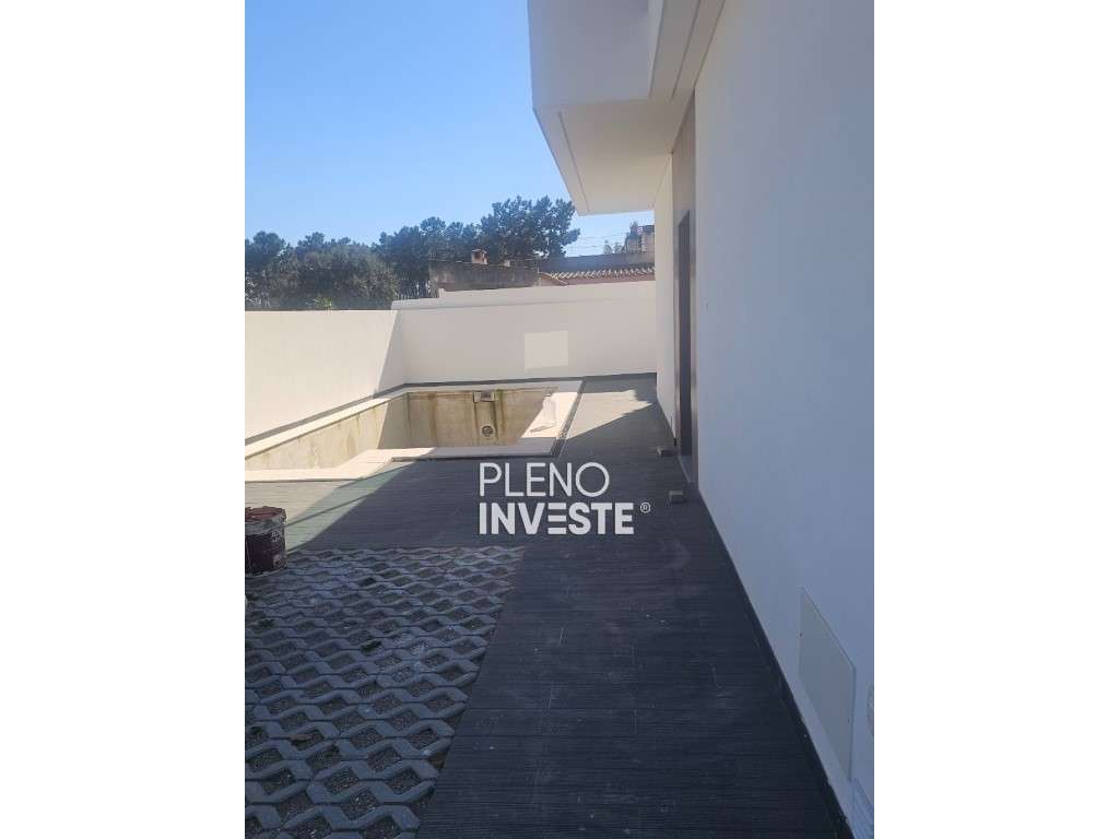 Moradia V3 com piscina Nova construção em Pinhal de Frades-9