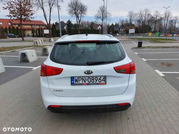 Kia Ceed - 16