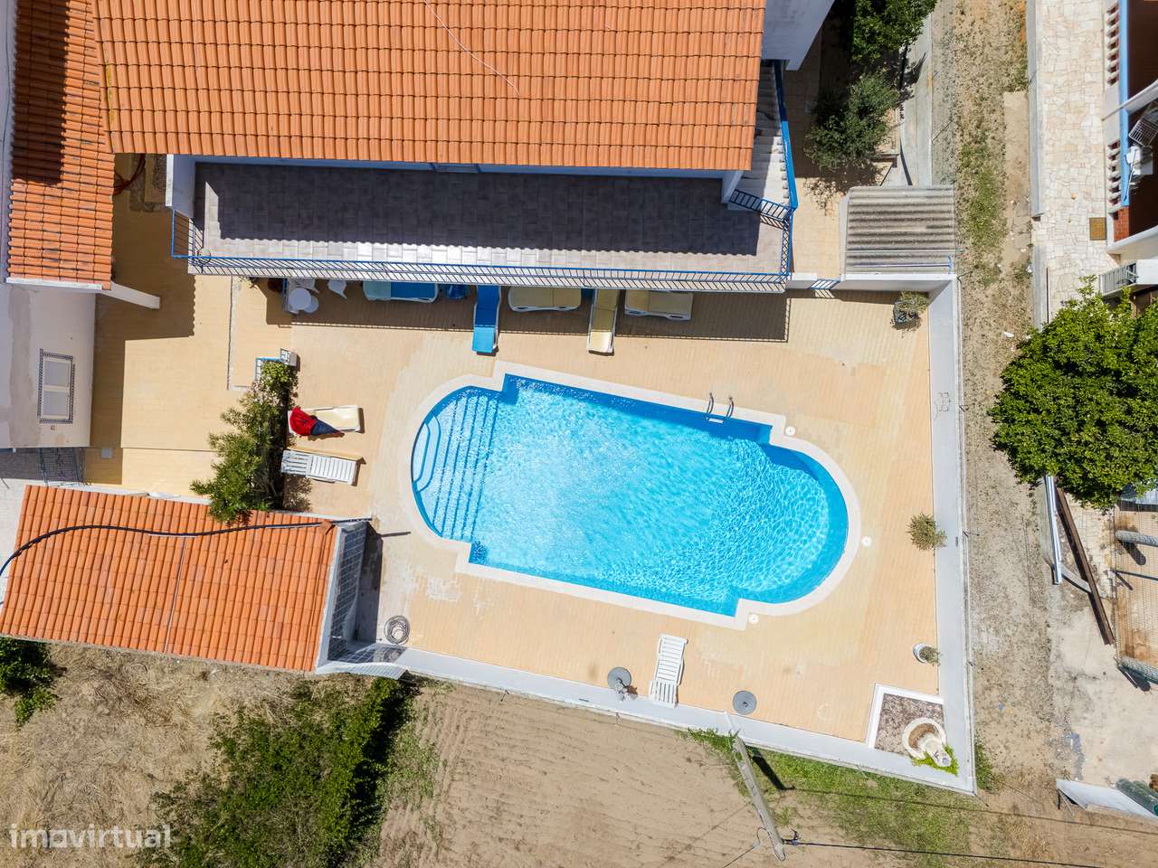 Entre o Mar e a Exclusividade – T1+1 Renovado em São Rafael-8