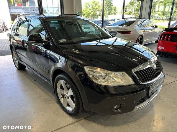 Skoda Octavia Combi 2.0 TDI DPF 4x4 Scout - 5